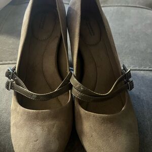 American Eagle Outfitters Tan Heels Suede Mary Jane